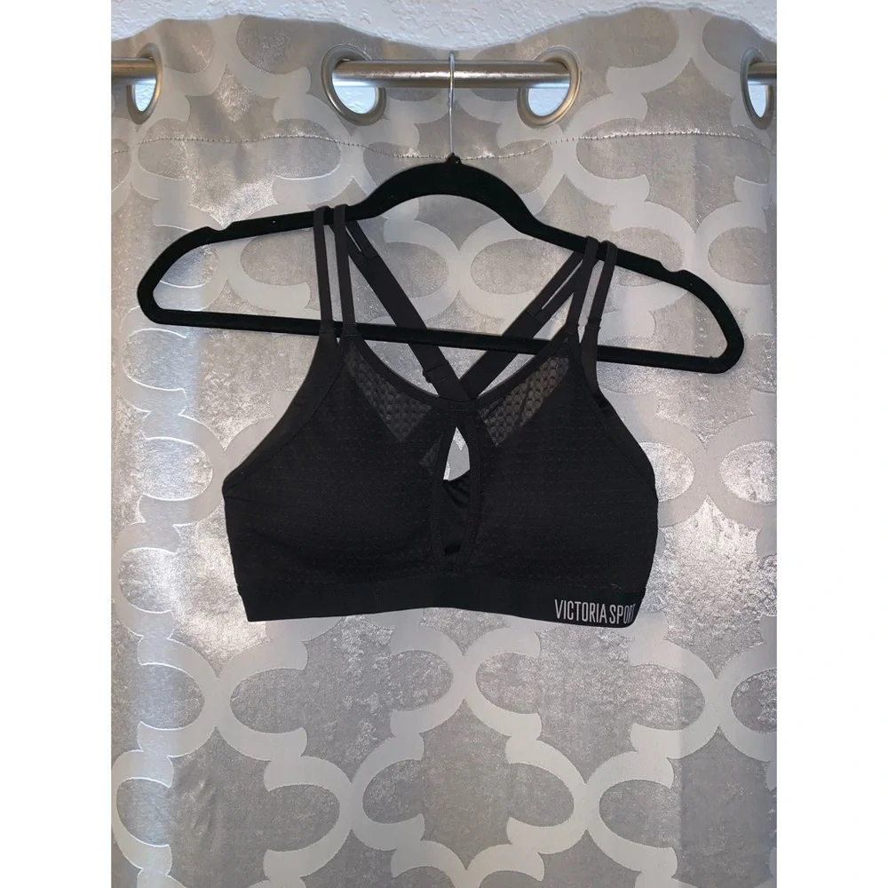 Victoria's Secret •‎ Black Sports Bra